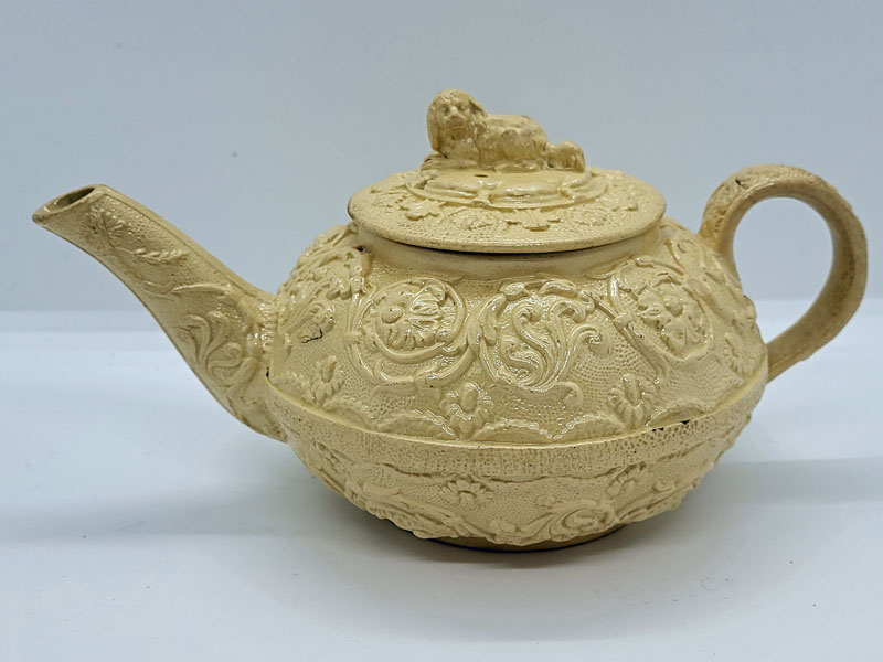 Just In<br>Wedgwood teapot with spaniel finial