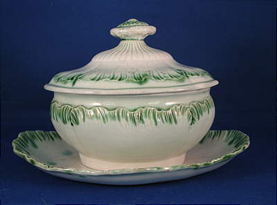 Accessories<br>Archives<br>SOLD   GREEN SHELL EDGE SAUCE TUREEN