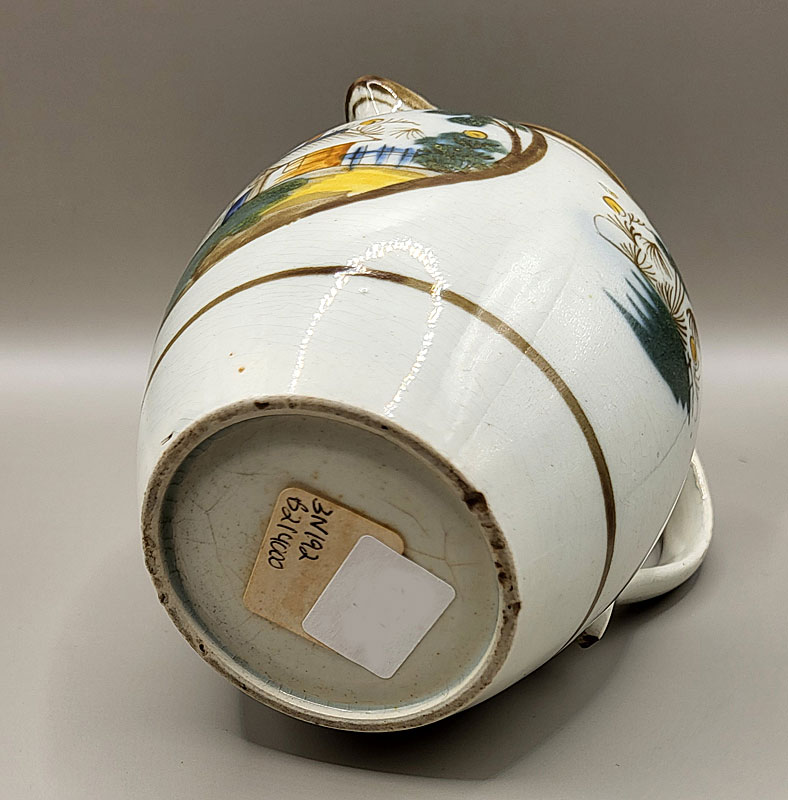 Small pearlware jug with chinoiserie decoration