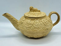 Wedgwood teapot with spaniel finial