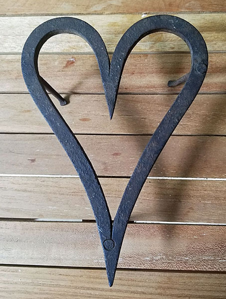 A sweet iron heart trivet