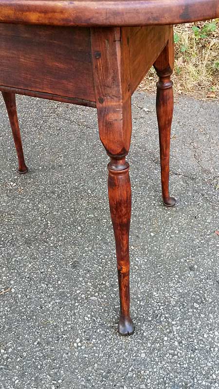 Oval-top Splay-legged Queen Anne period tap table